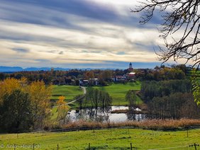 Ausblick im Ebersberger Land in Richtung Berge | ©Anke Heinrich