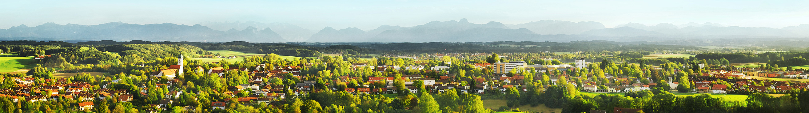 Panoramablick auf Ebersberg im Frühling und die Alpen | © 2011 Philipp Klak